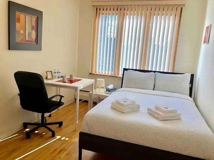 Big Private Room Midmontreal Next To Station Metro - Parking Free 0*,