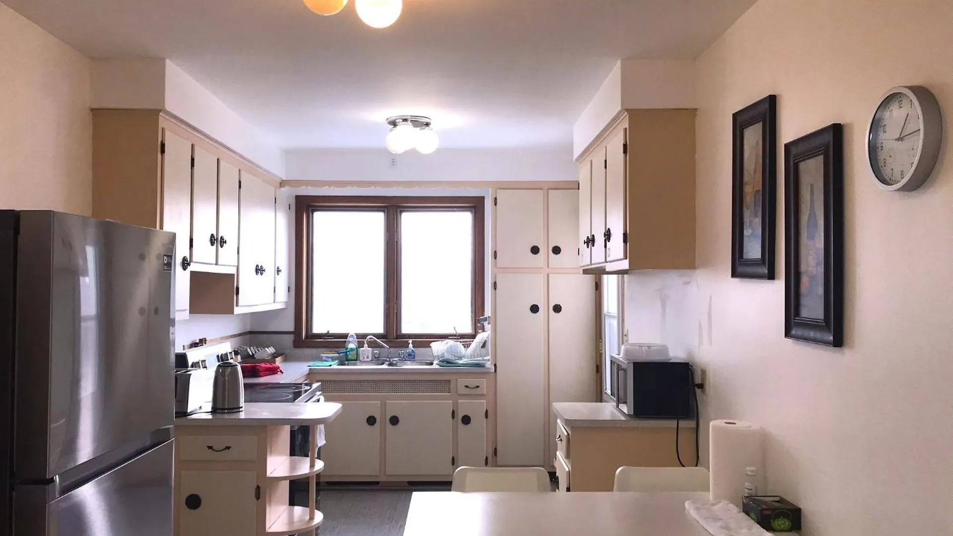 Séjour chez l'habitant Big Private Room Midmontreal Next To Station Metro - Parking Free