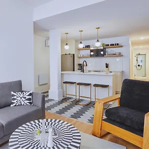 Ch-apartments, Downtown Appartement
